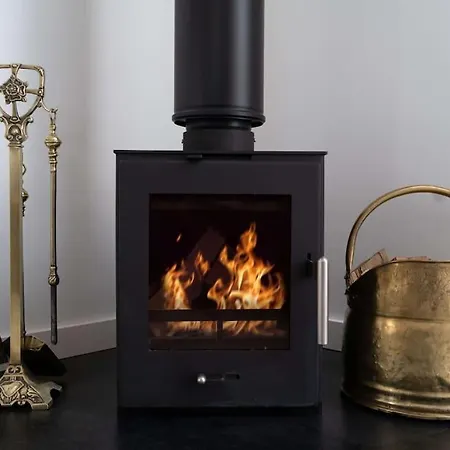 Meadow View Barn, Rural St Ives, Cornwall. Brand New 2 Bedroom Idyllic Contemporary With Log Burner. Nancledra