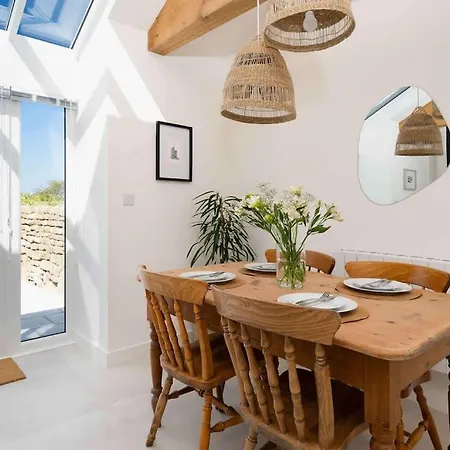 Meadow View Barn, Rural St Ives, Cornwall. Brand New 2 Bedroom Idyllic Contemporary With Log Burner. *
