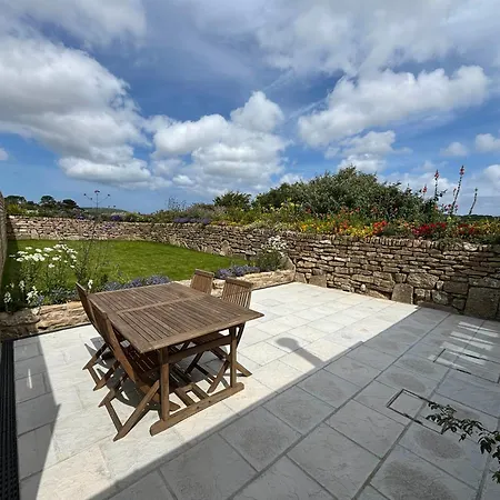 Meadow View Barn, Rural St Ives, Cornwall. Brand New 2 Bedroom Idyllic Contemporary With Log Burner. Holiday home